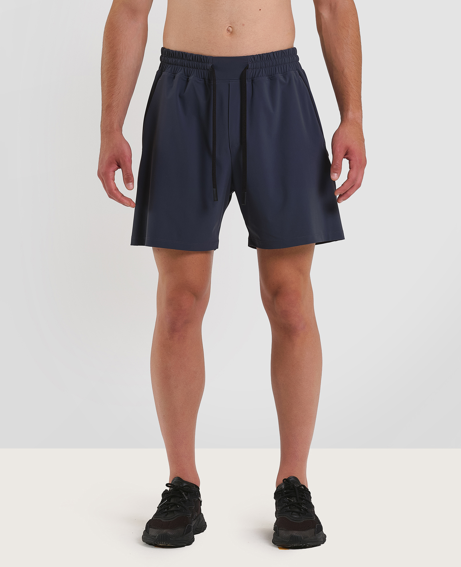 Outline Training Shorts Grigio