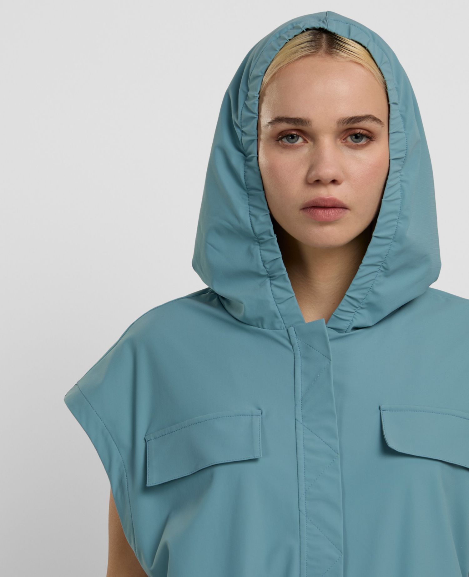 main product photo Daring Lightweight Hooded Gilet Azzurro Petrolio