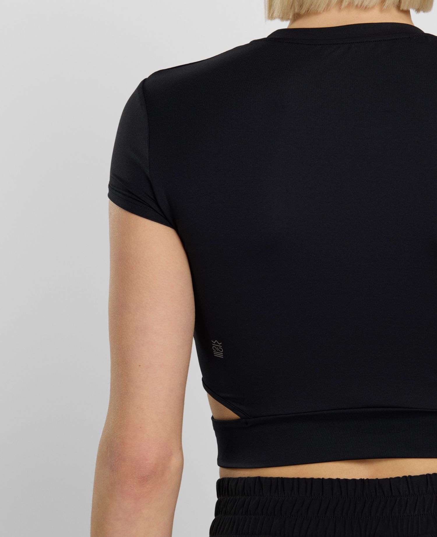 main product photo Essential Crop T-Shirt Nero