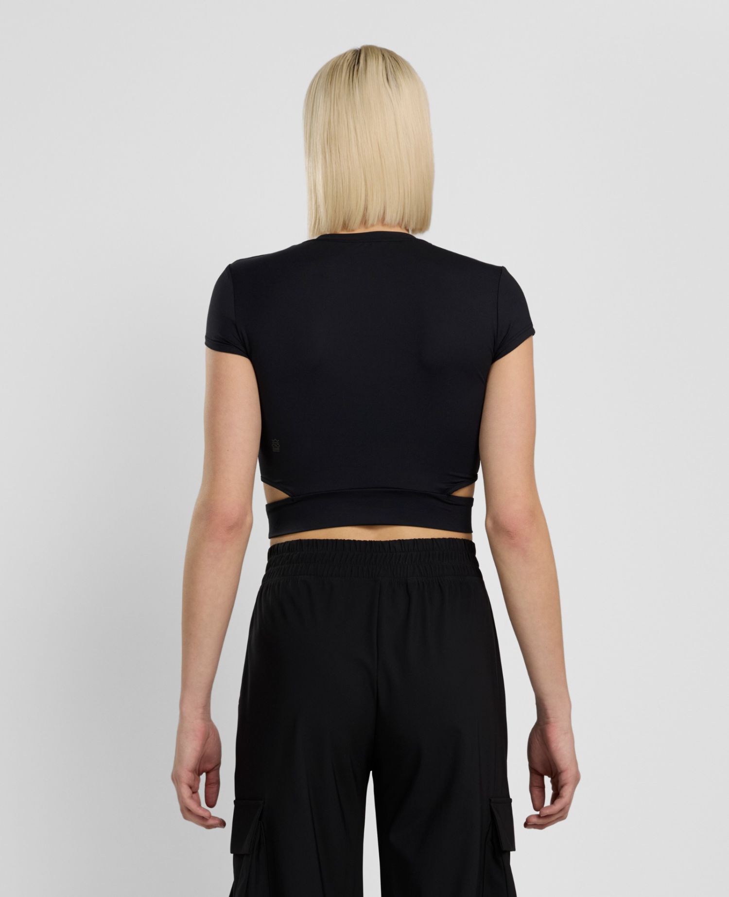 main product photo Essential Crop T-Shirt Nero