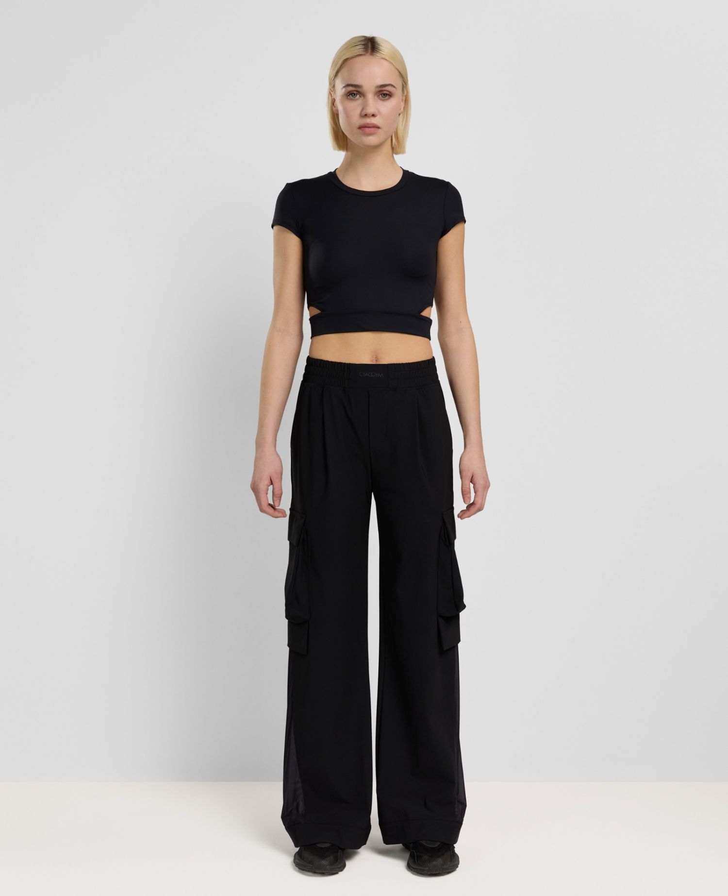 main product photo Essential Crop T-Shirt Nero
