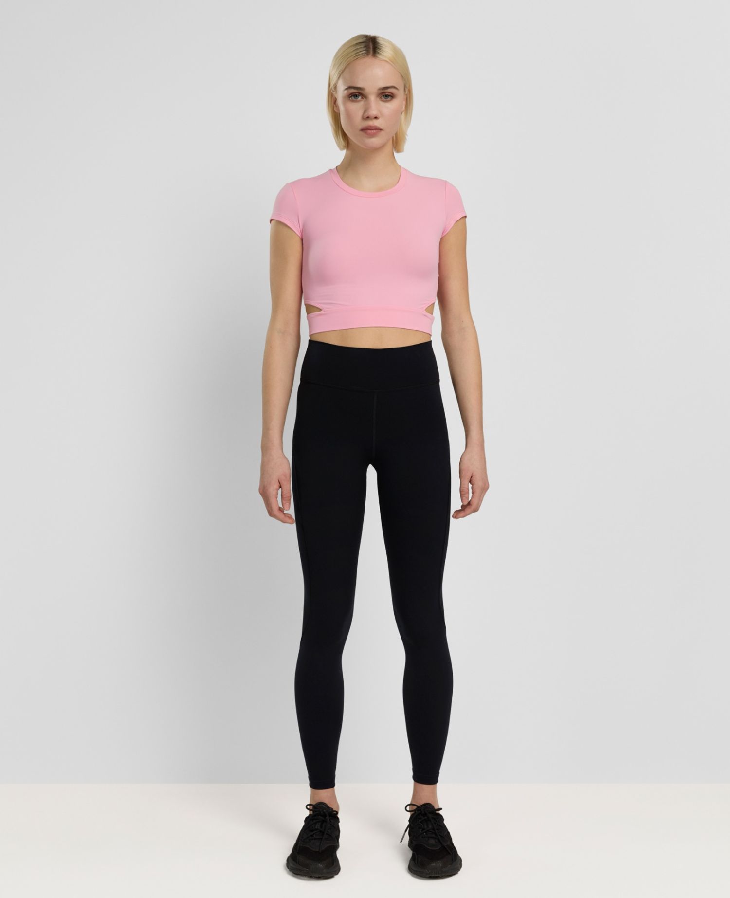 main product photo Essential Crop T-Shirt Rosa