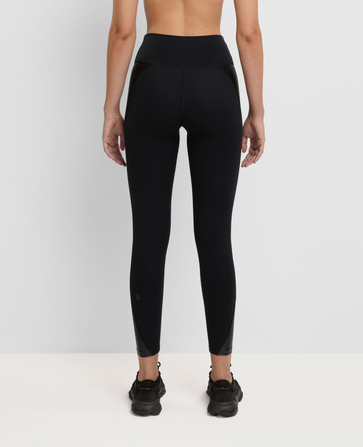 main product photo Matte-Shimmer Leggings Nero