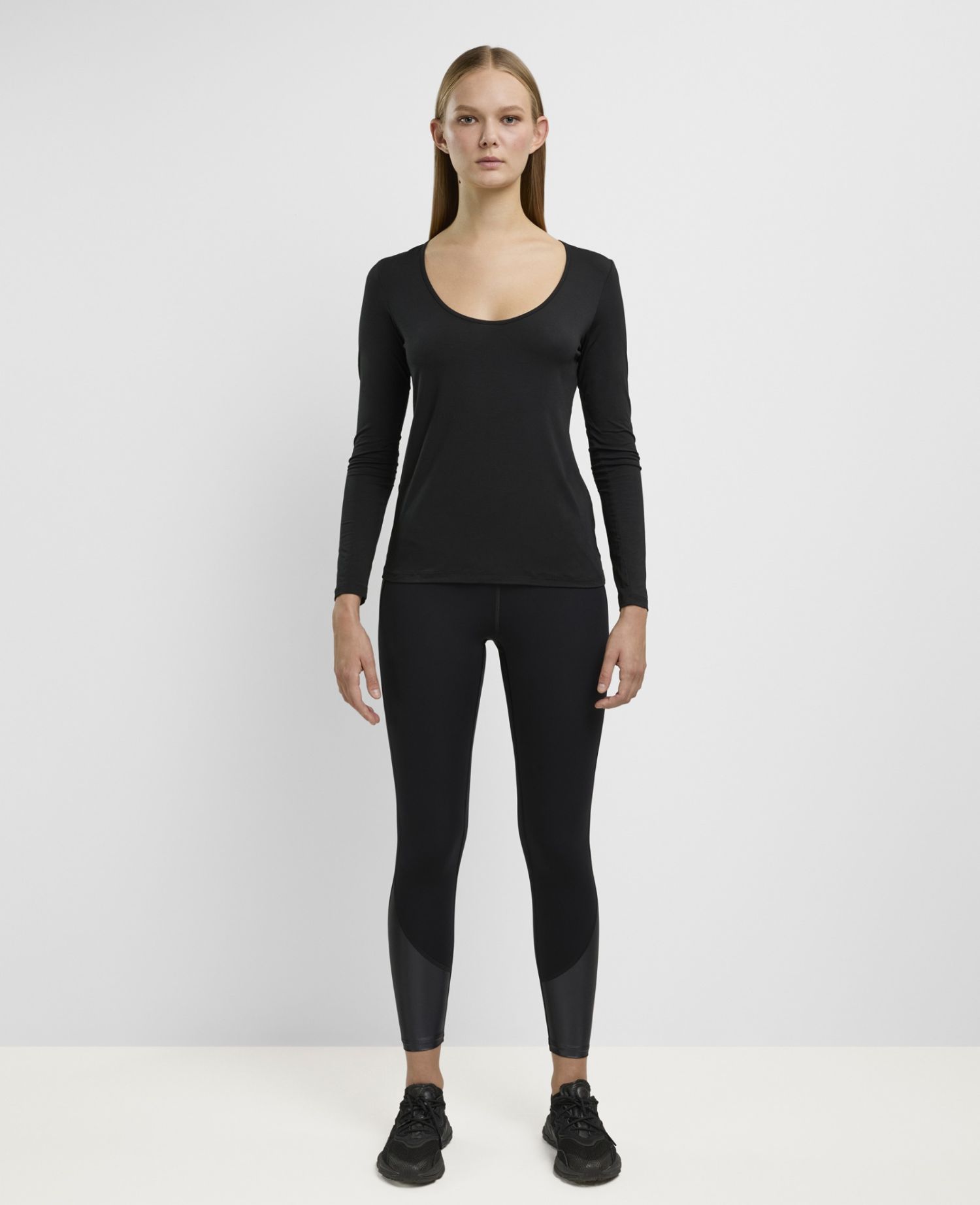 main product photo Longsleeved T-shirt Nero