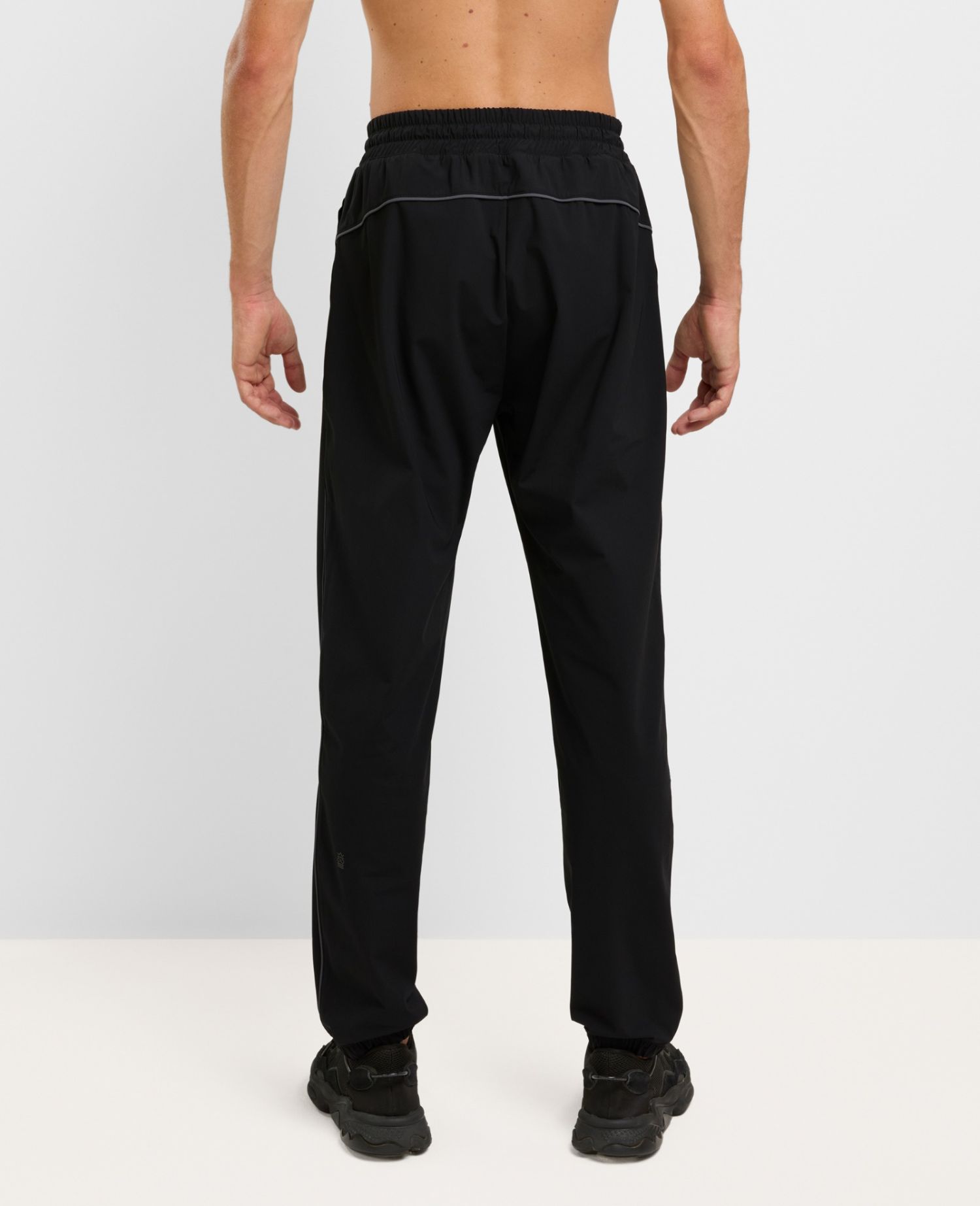 main product photo Energy Joggers Black