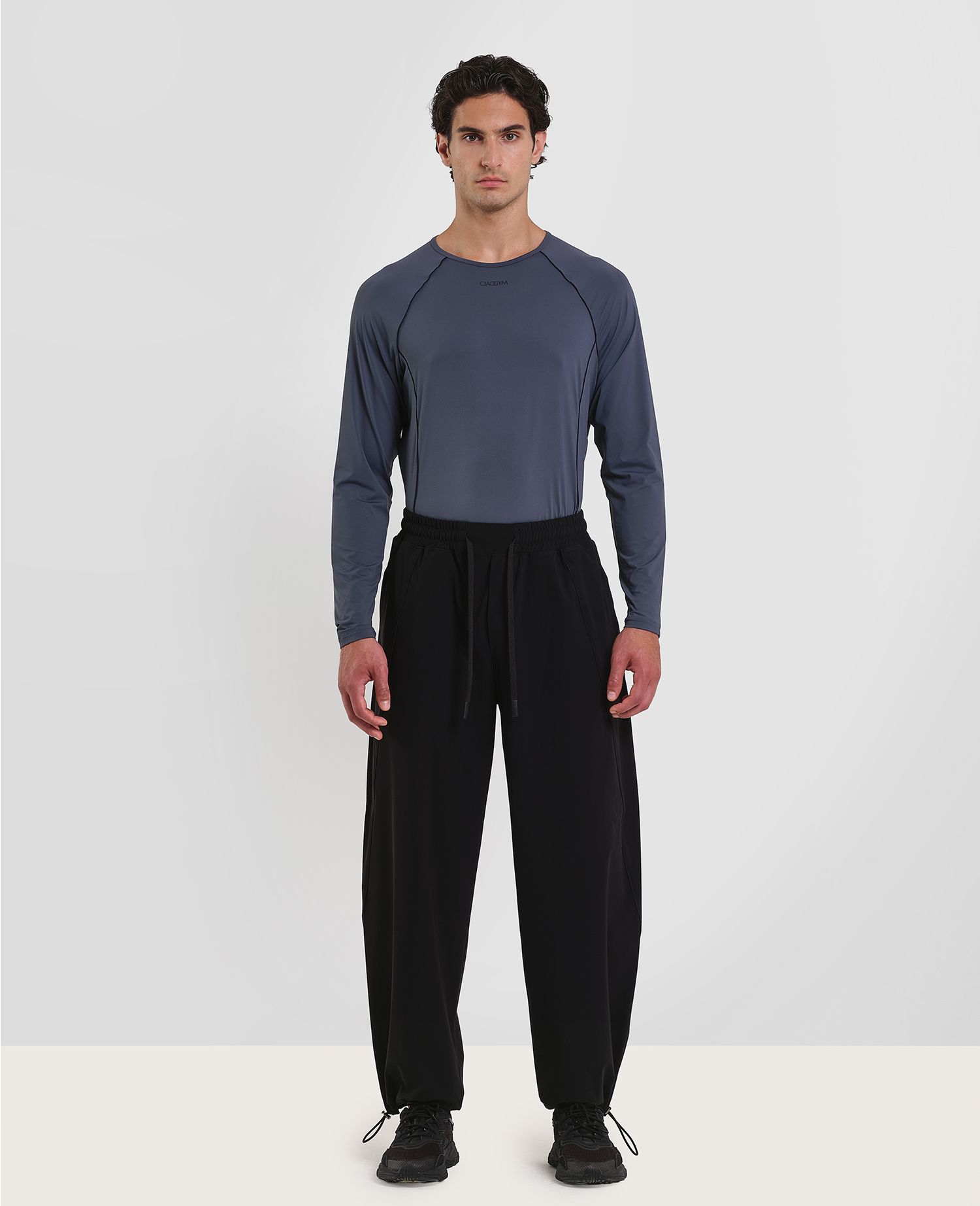 main product photo Outline Toggle Joggers Nero