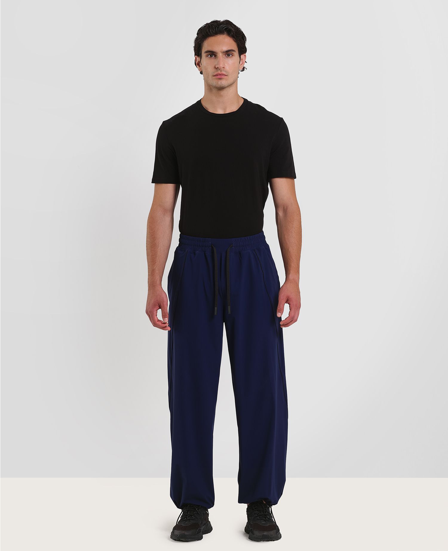 main product photo Outline Toggle Joggers Blu