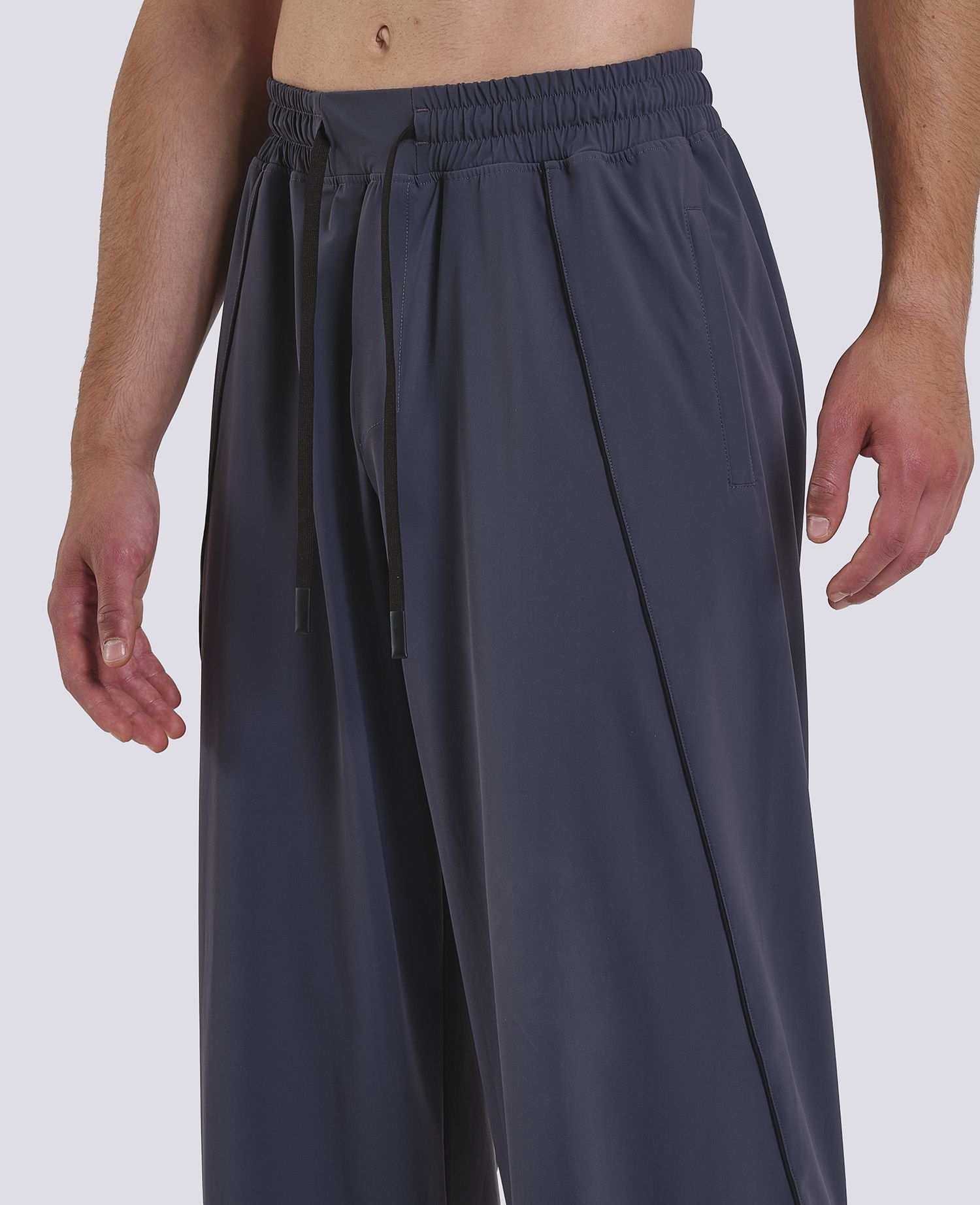 main product photo Outline Toggle Joggers Grigio