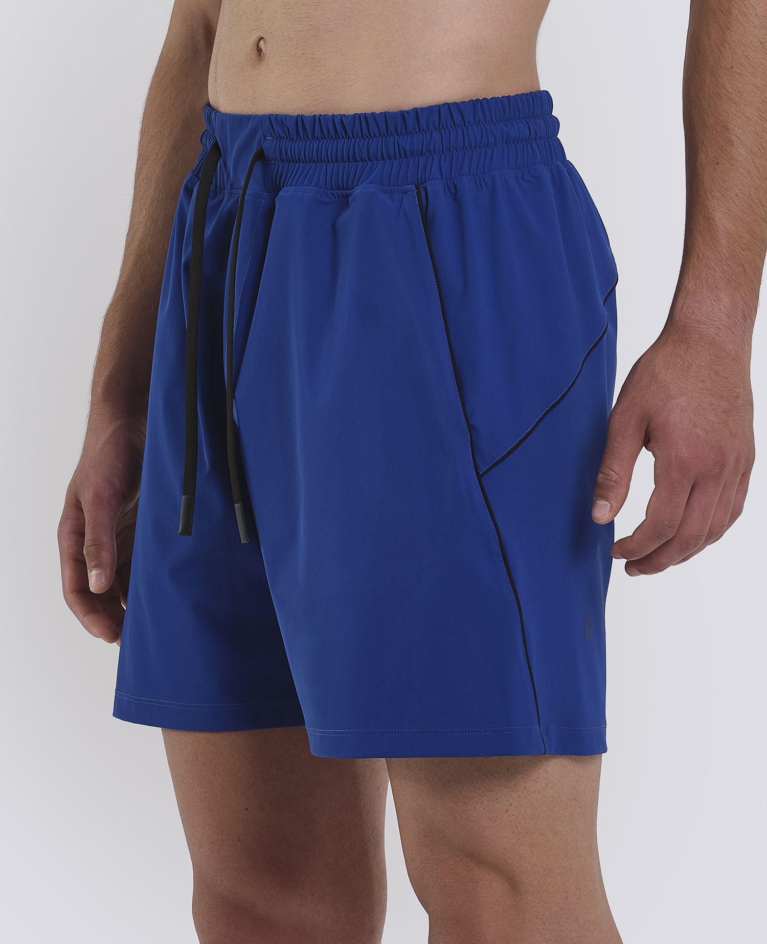 main product photo Outline Training Shorts Blu