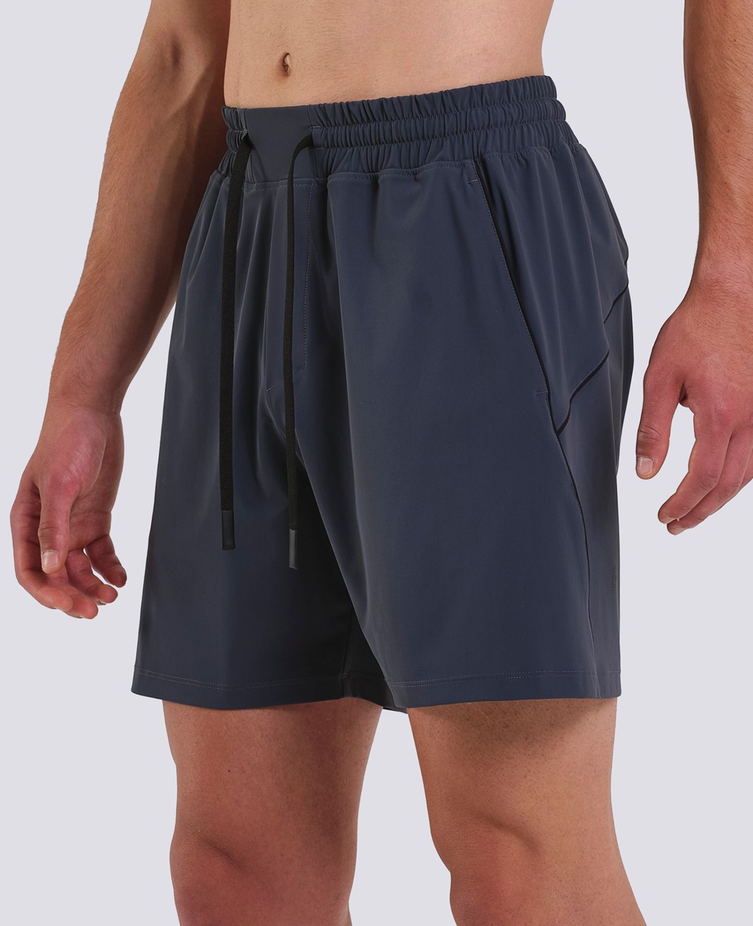 main product photo Outline Training Shorts Grigio