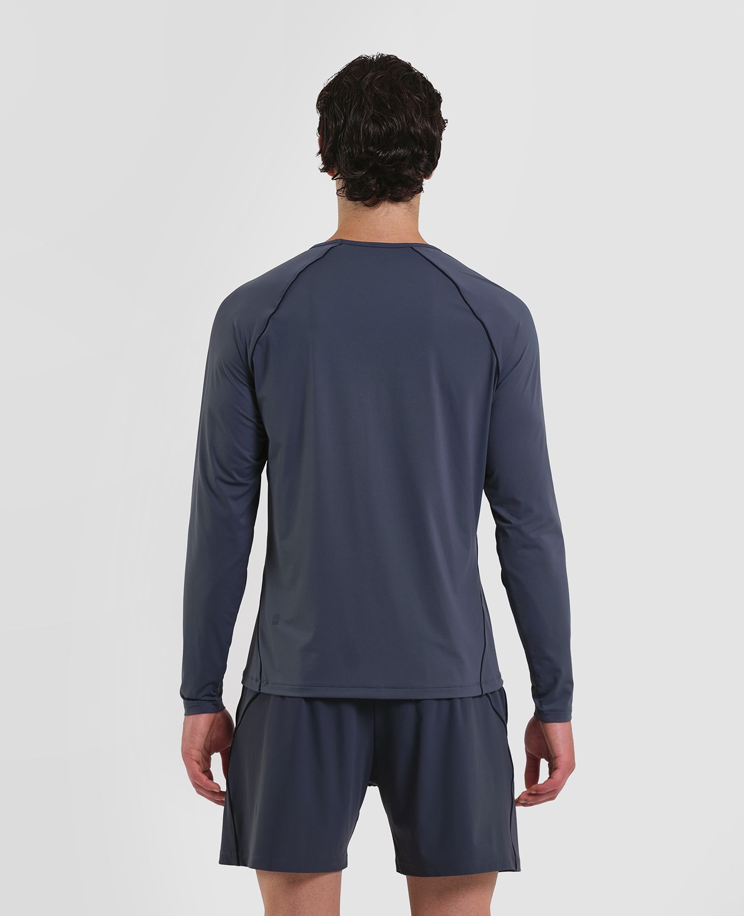 main product photo Outline Longsleeved T-shirt Grigio
