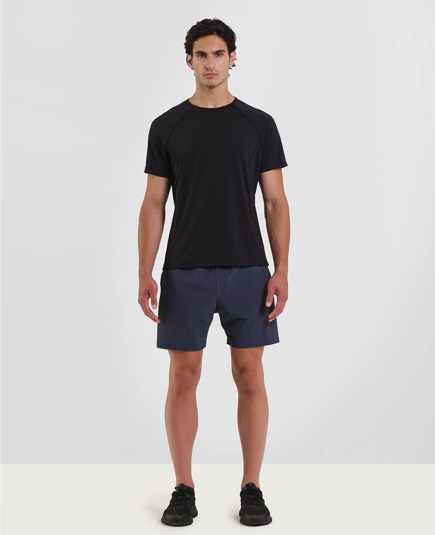 main product photo Outline Training T-shirt Nero