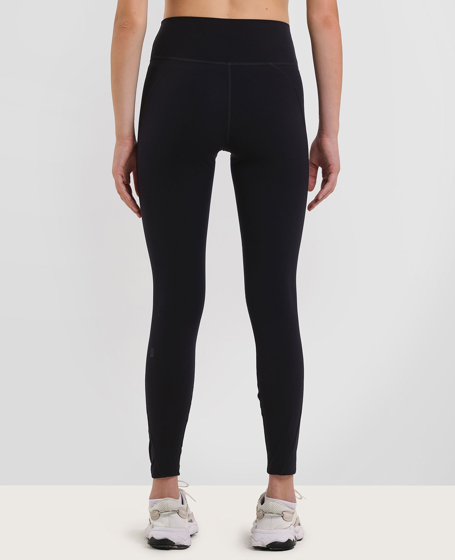 main product photo Signature Leggings Nero