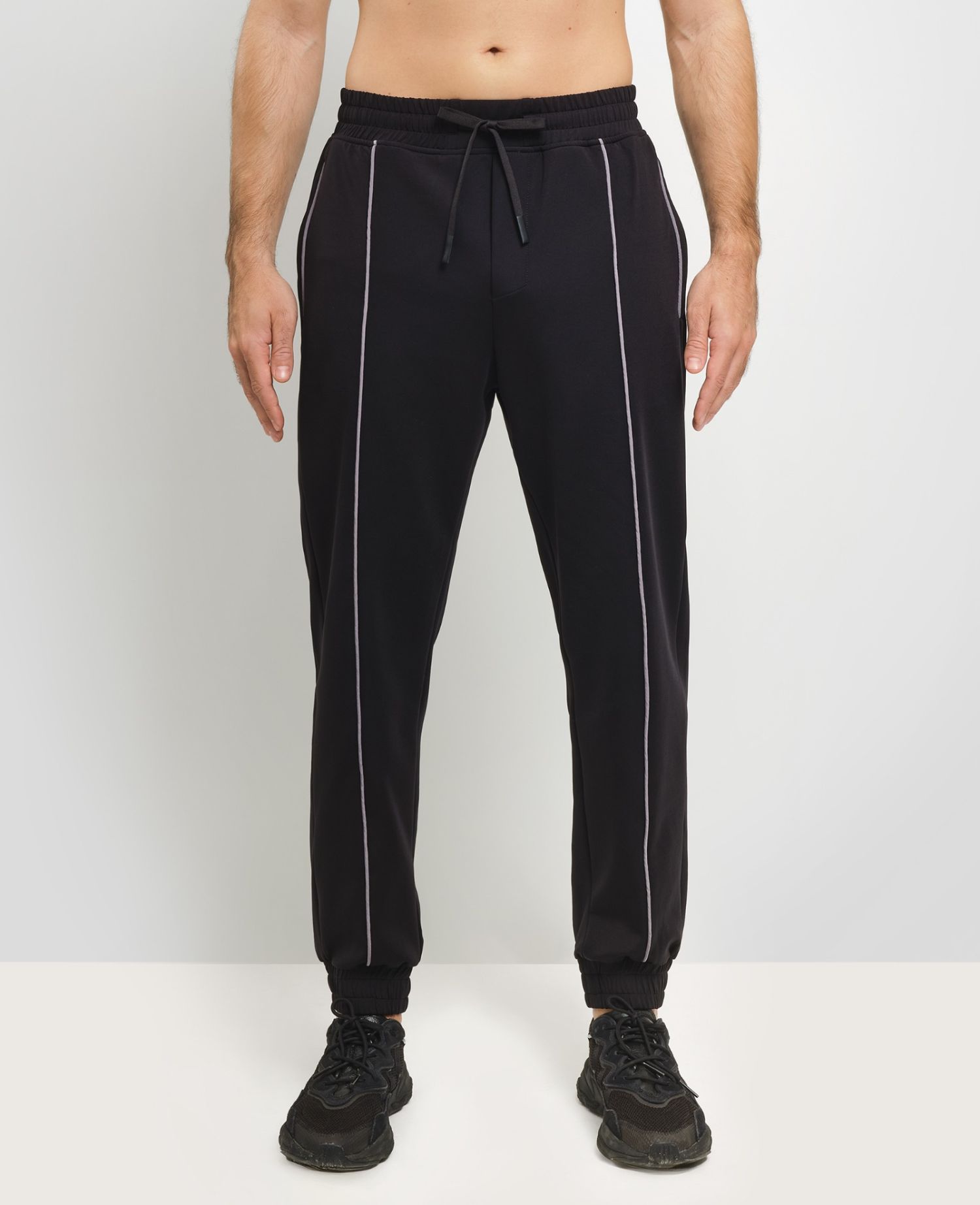 Piping Joggers Black