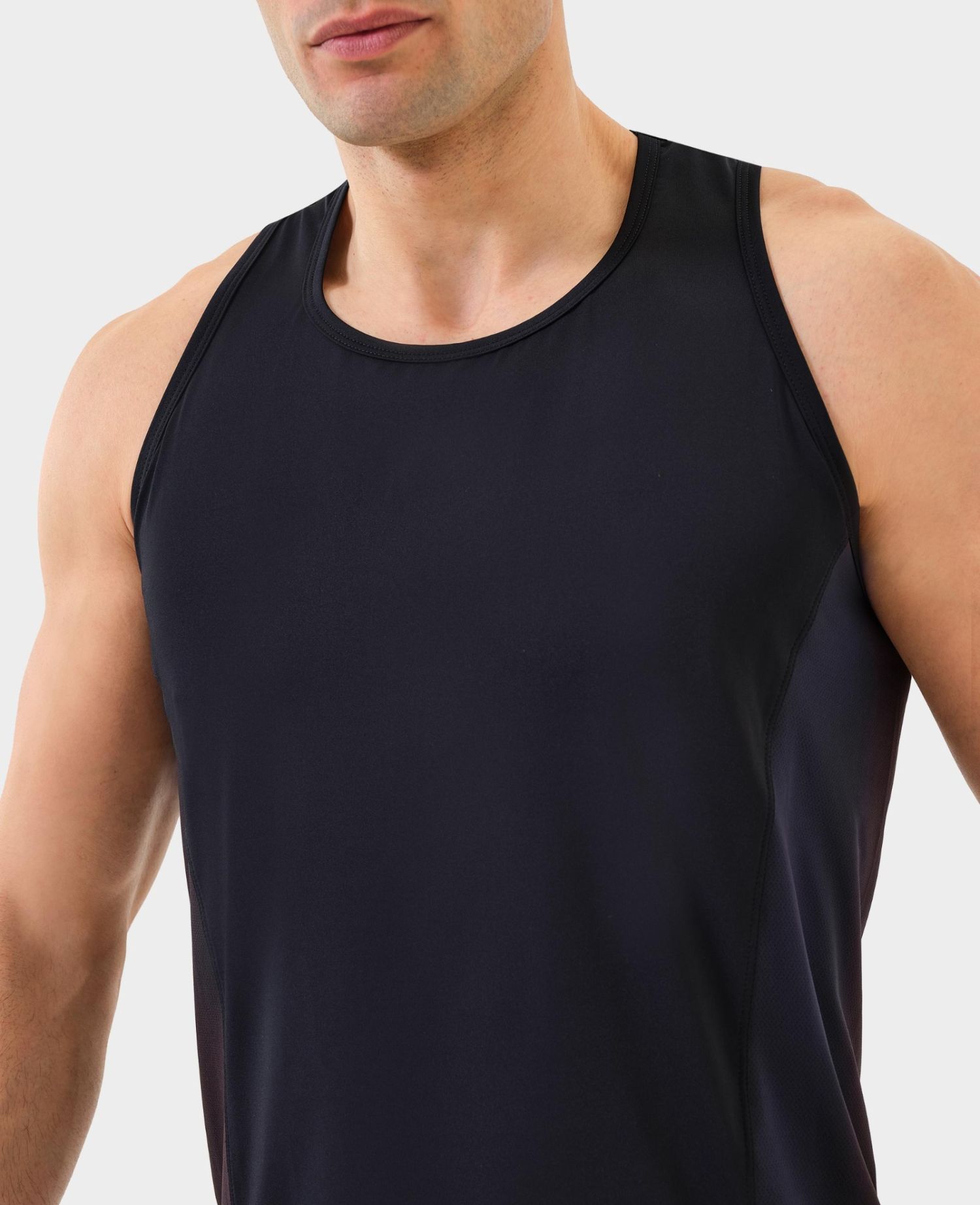 main product photo Essential Glow Tank Top Black