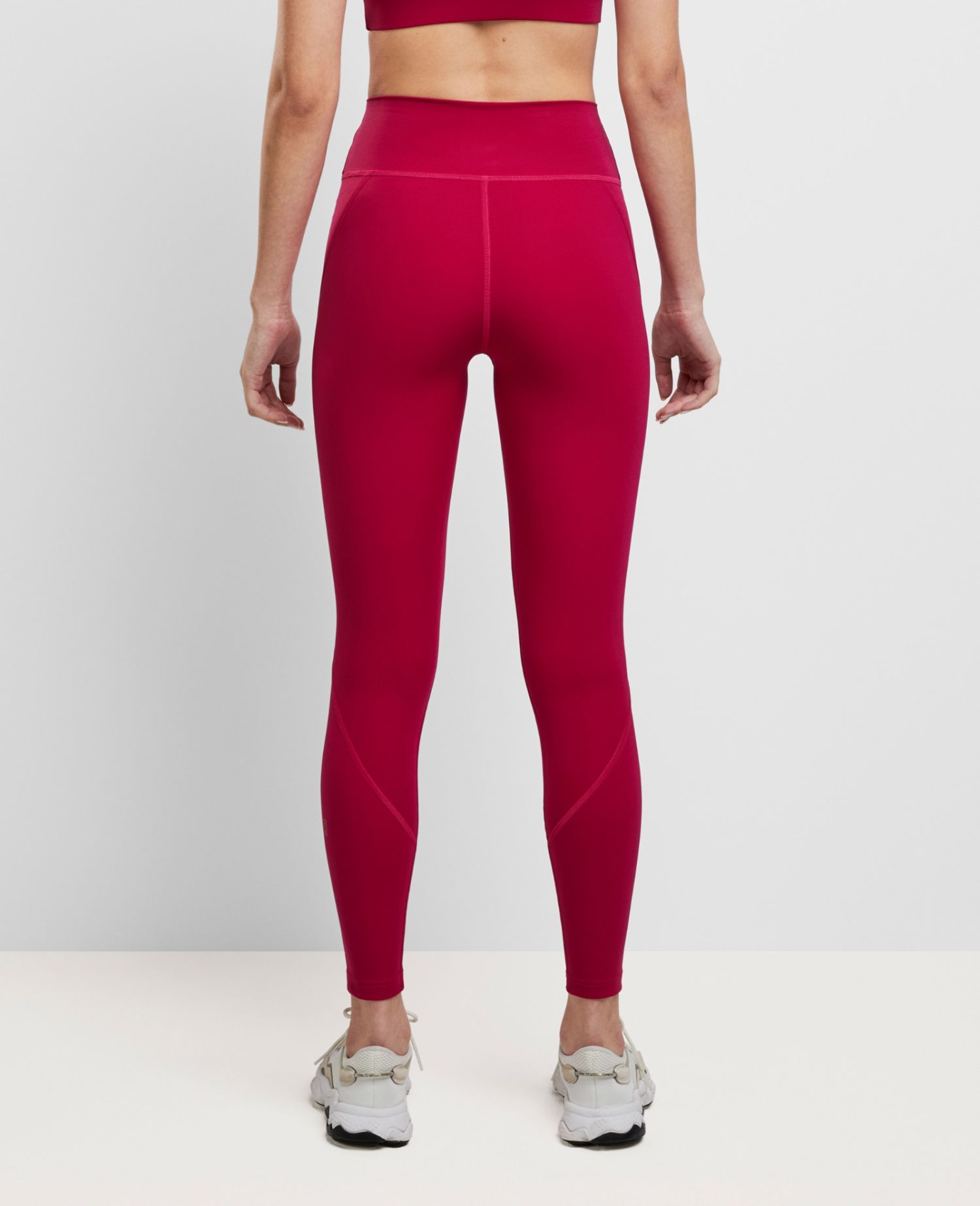 main product photo Essential Everyday Leggings Fucsia - Women