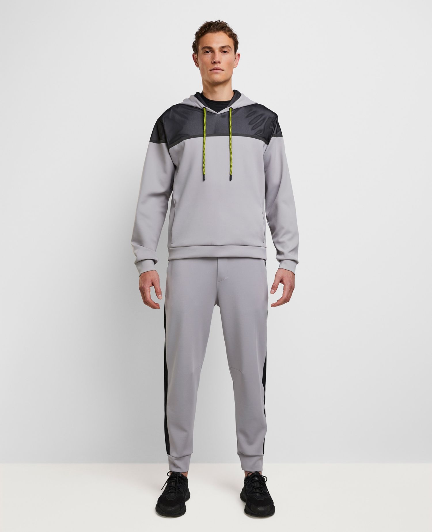 main product photo Daring Sweater Light Grey