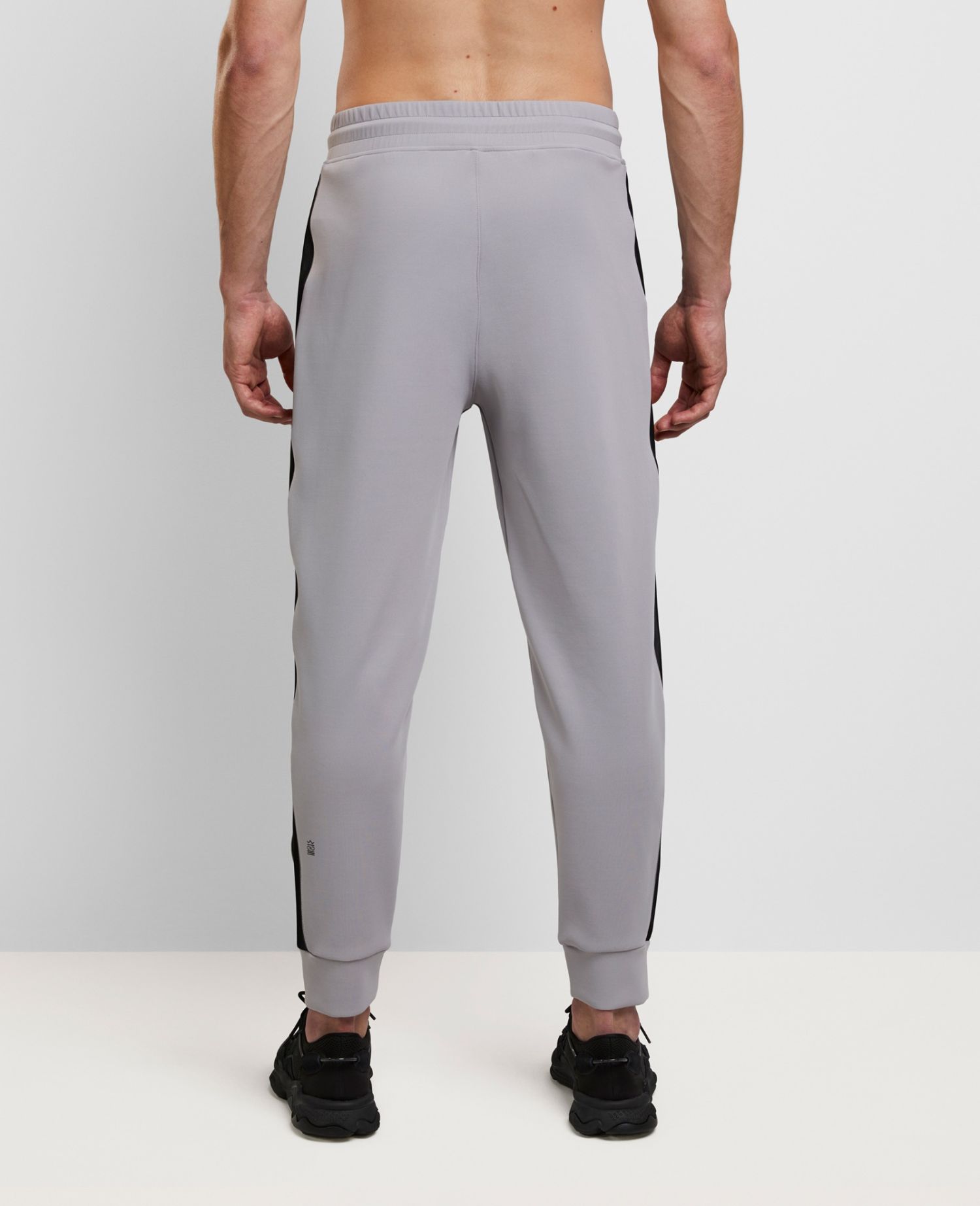 main product photo Daring Joggers Nero