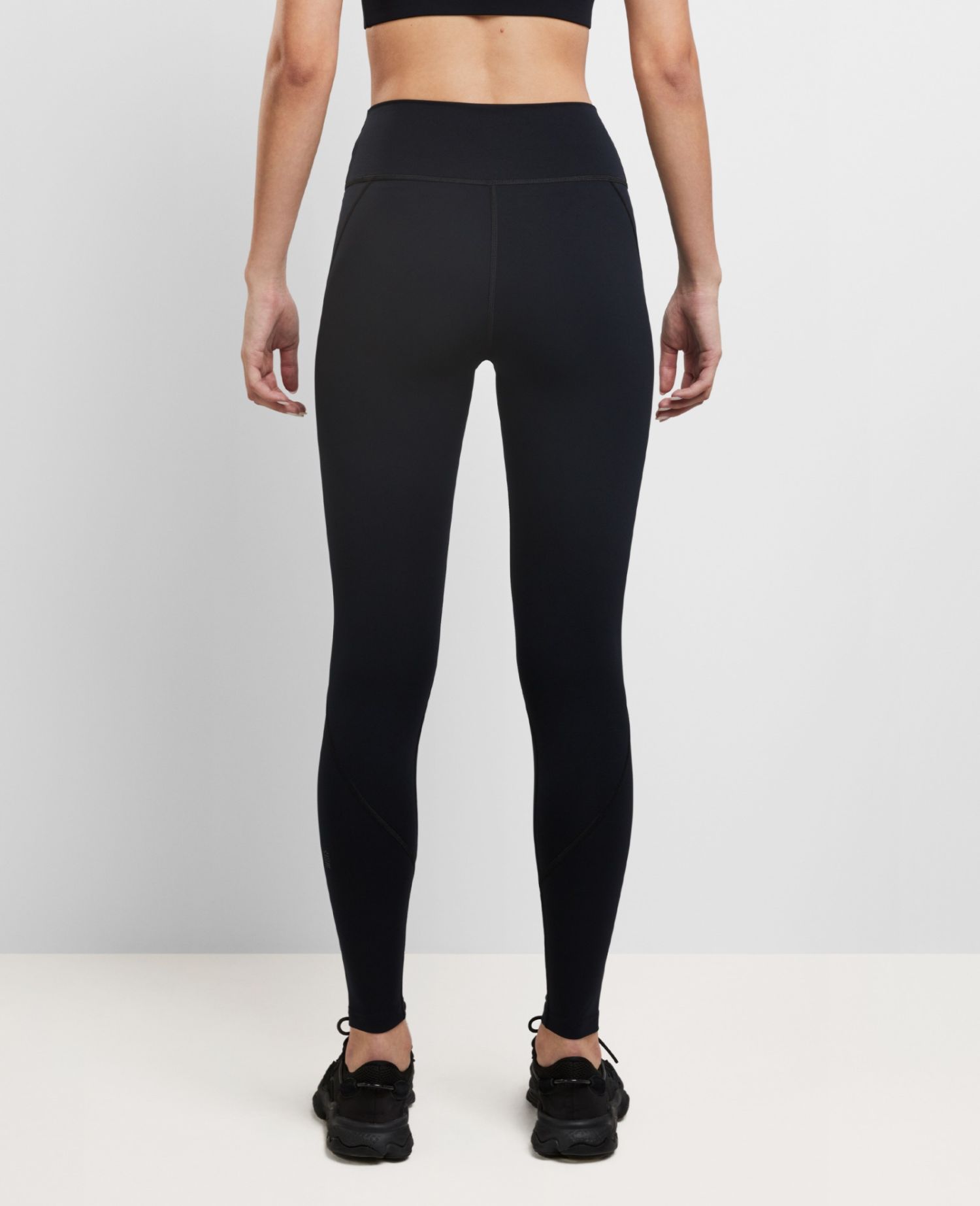 main product photo Essential Everyday Leggings Nero