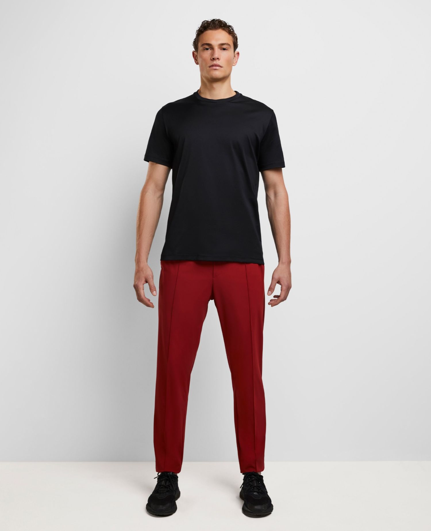 main product photo Essential Casual Trousers Barn Red - Man